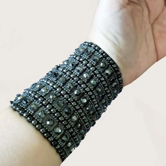 Crystal Beaded Bracelet NWOT - Picture 2 of 5